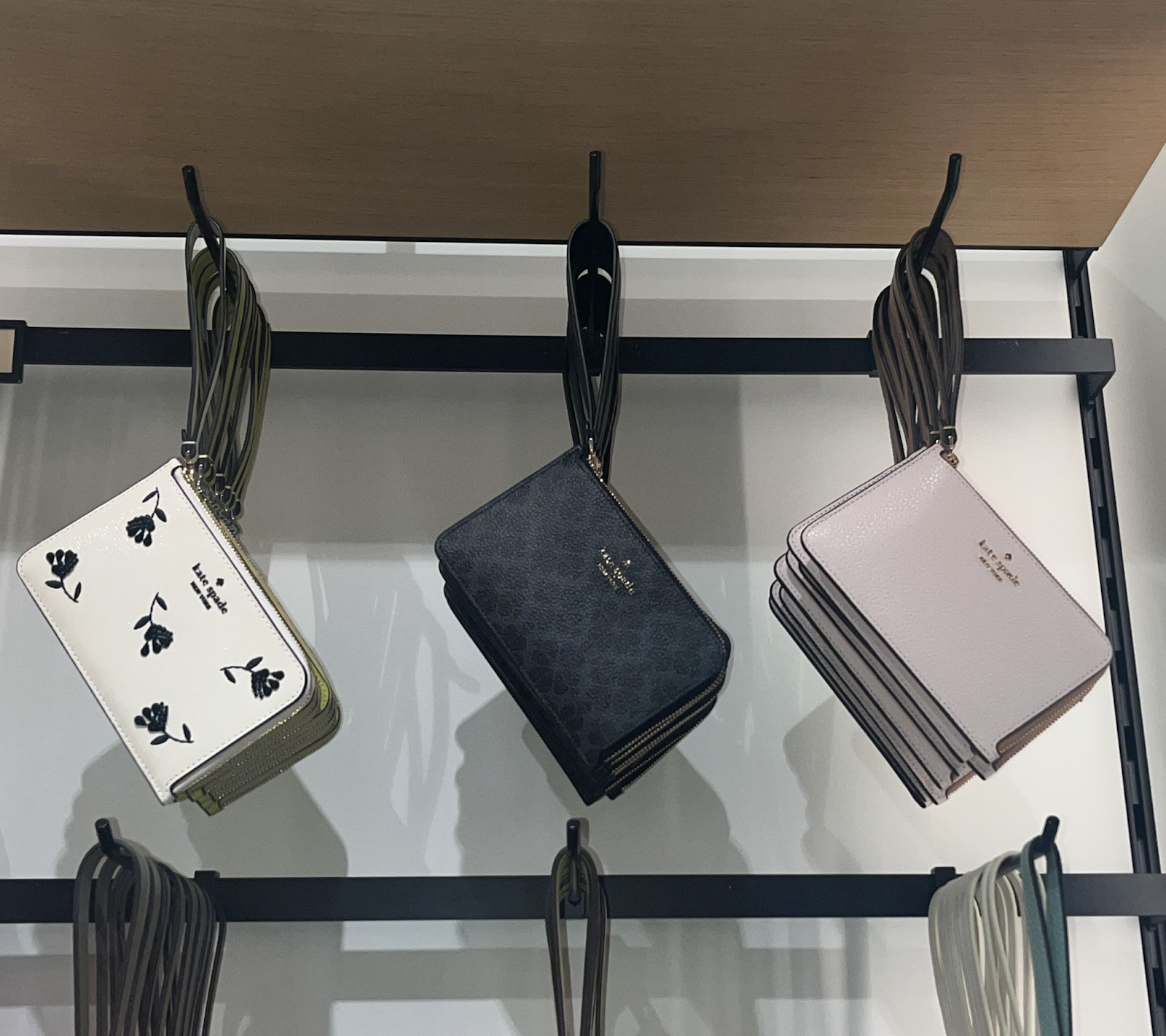 VN030 Kate spade 淨色手挽短卡包 15X9CM