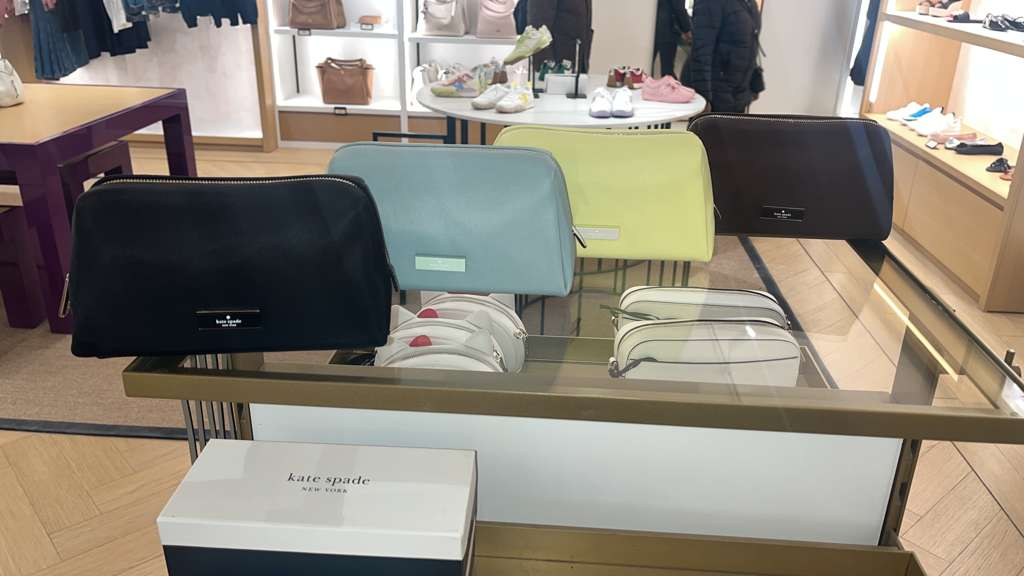 VN029 Kate spade 淨色化妝小包 18X13CM