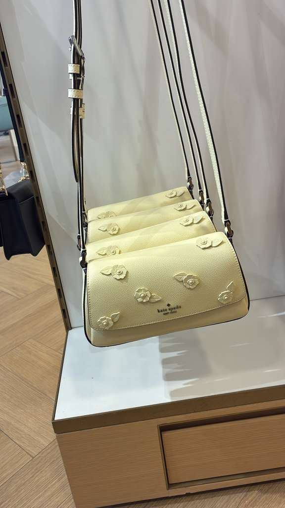 VN024 Kate spade 黃色立體花花梯形crossbody bag 22.5X13CM