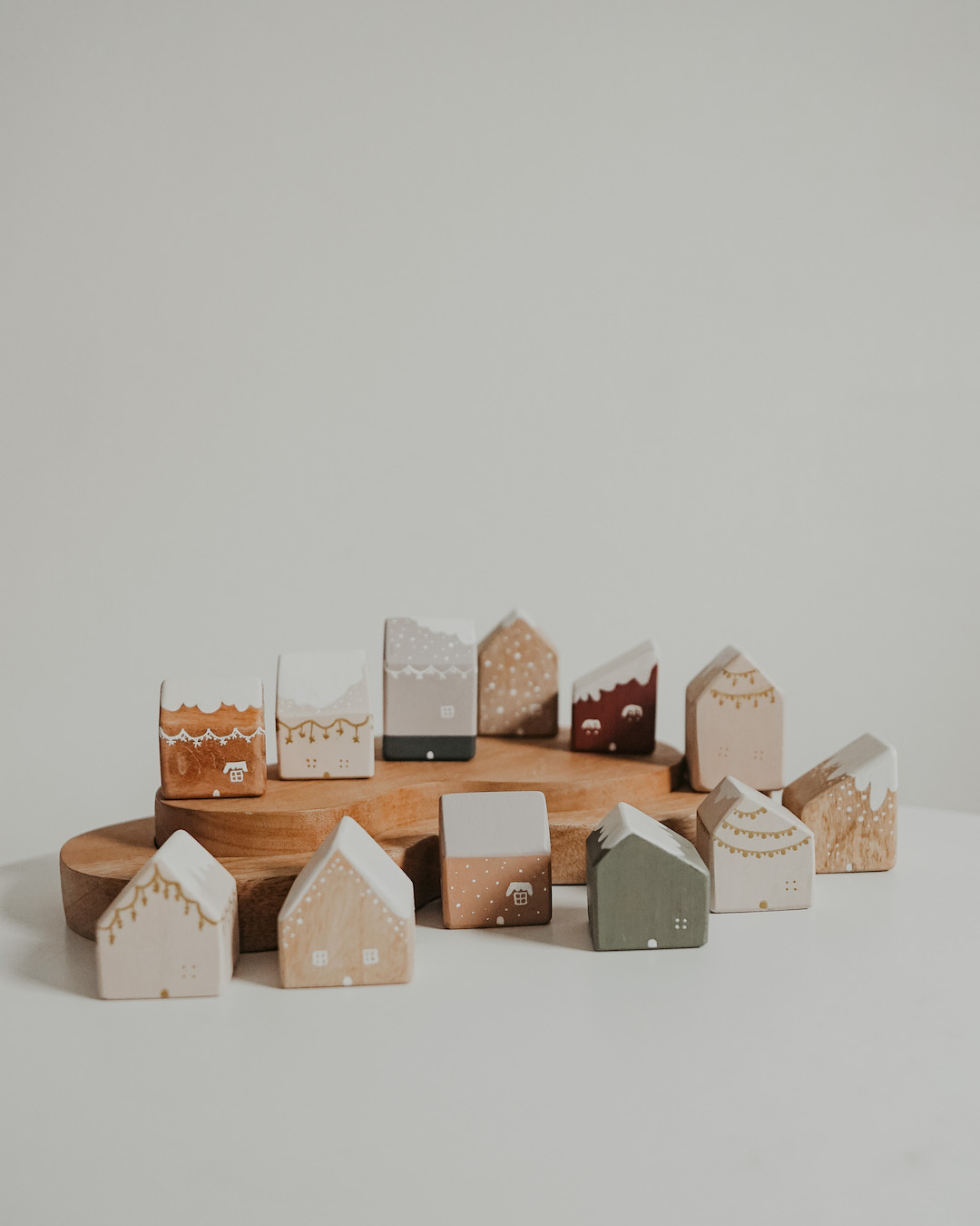 下雪的路堤村 - 村庄房子系列 | 回收木玩