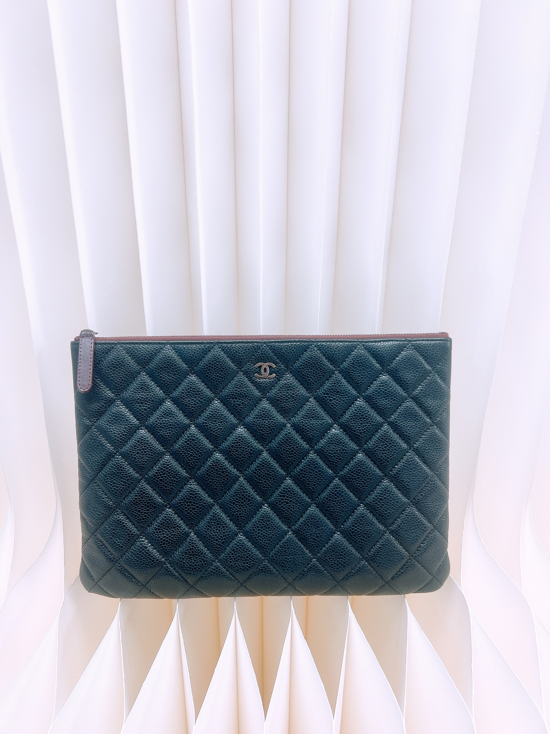 Chanel classic pouch 27.5cm (black caviar/ silver)