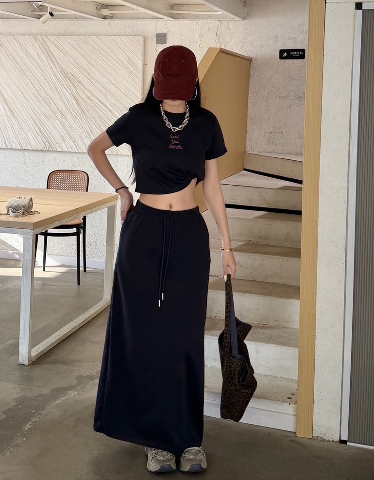 三排小字棉質衣+鬆緊腰長裙