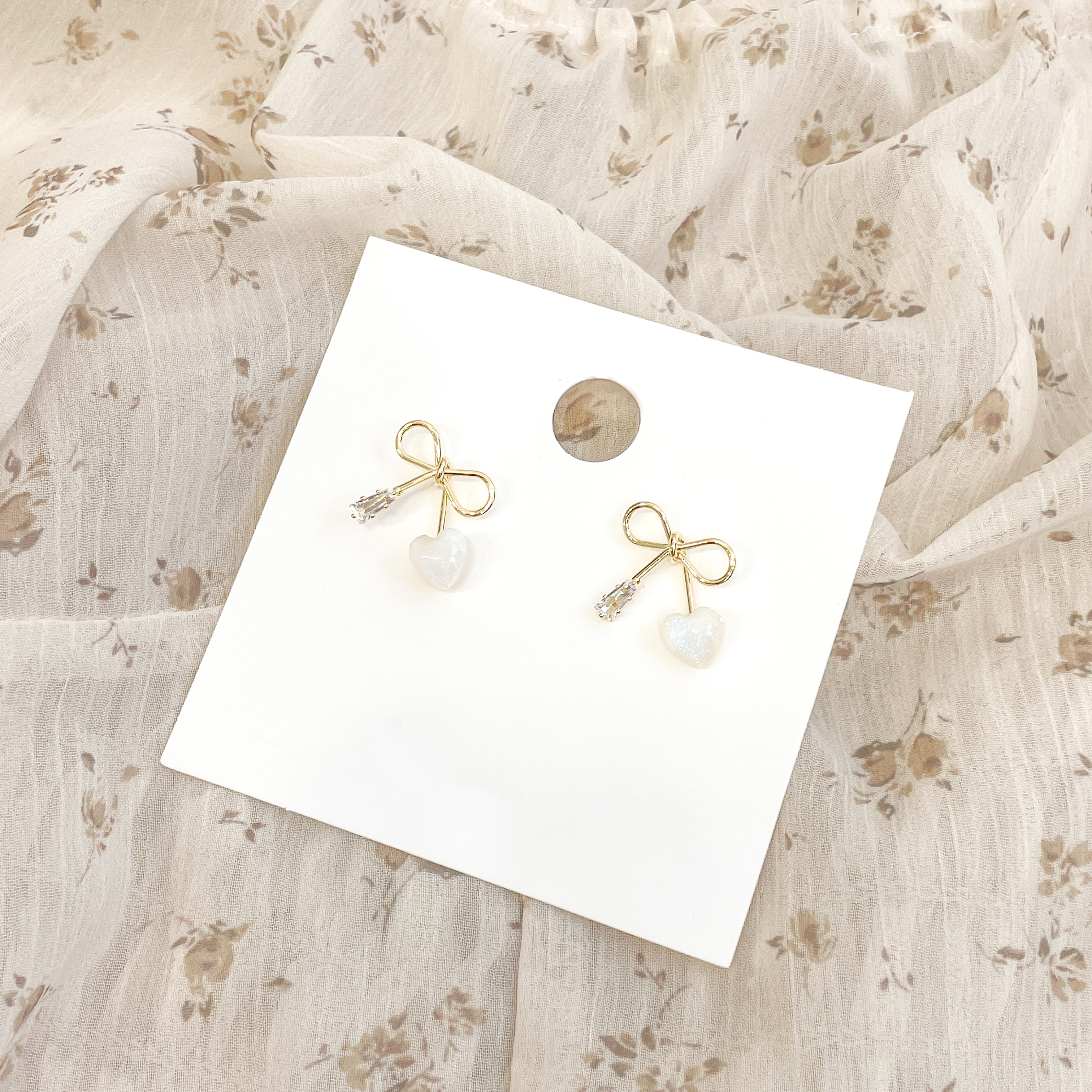 AC179 Aurora Tie Ribbon Earrings