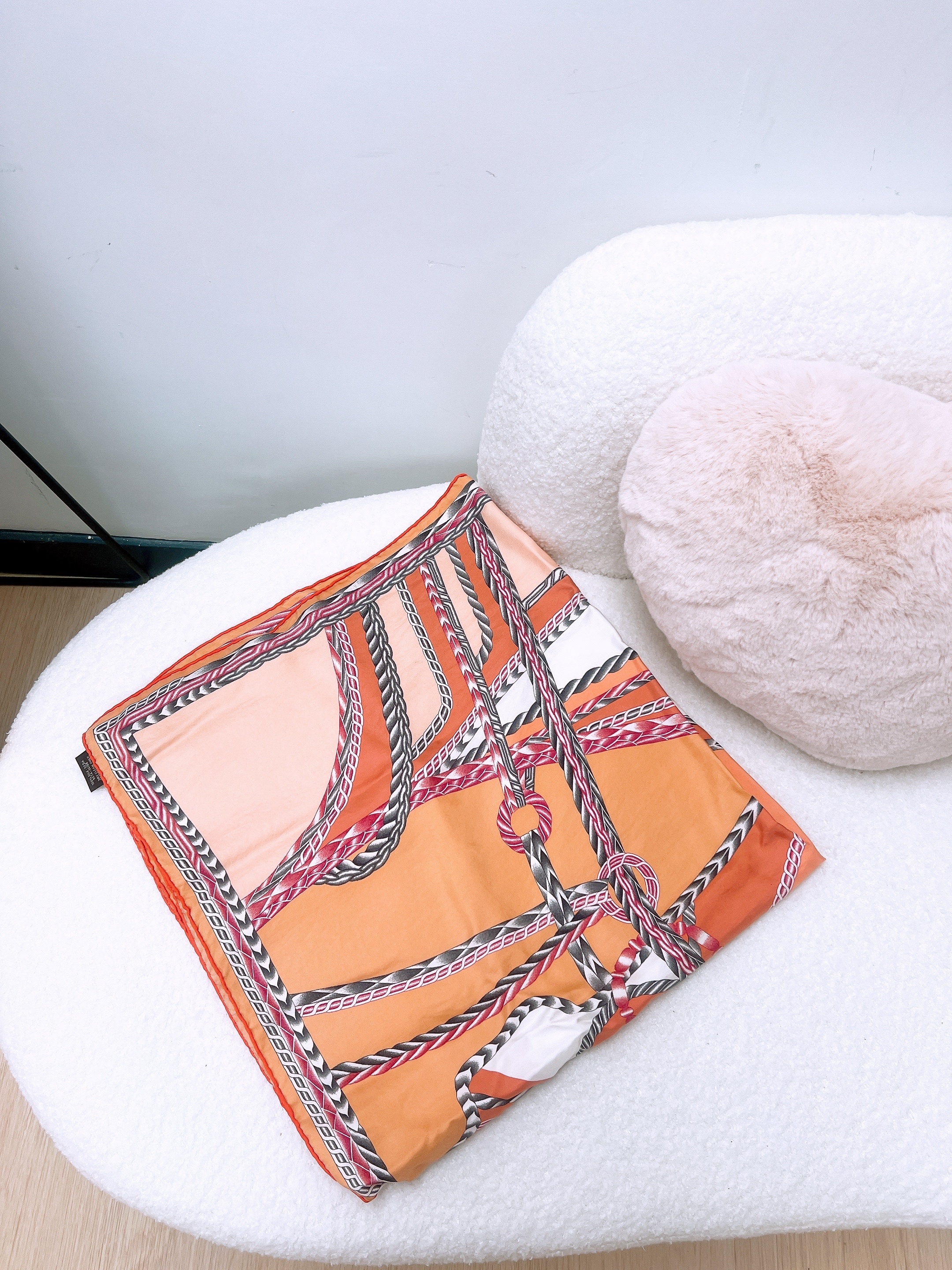 Hermes scarf 90cm (orange/ robe du soir)