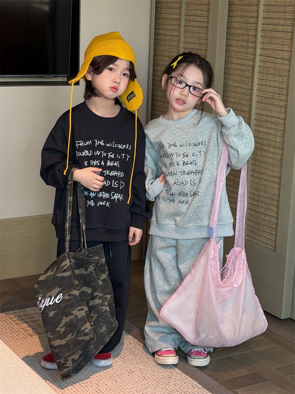 不分男女ᝰ    春季滿版字母運動套裝    ＊上衣 + 褲子