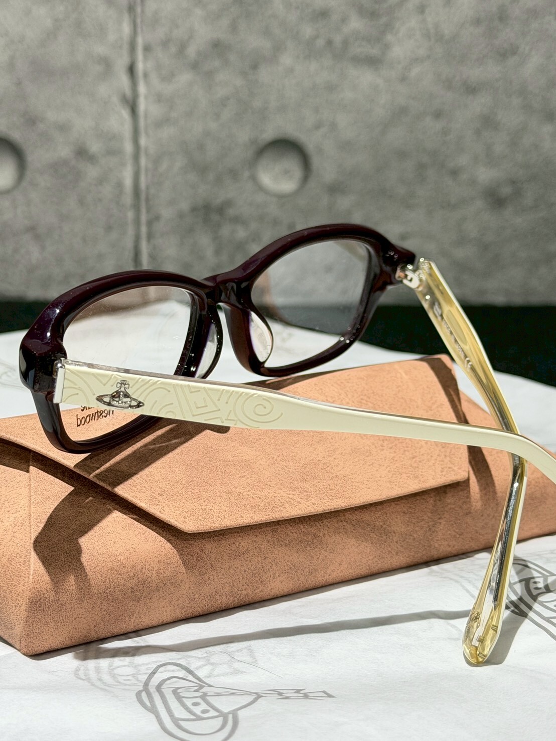 Vivienne Westwood 立體金屬土星Logo 白色鏡腳眼鏡