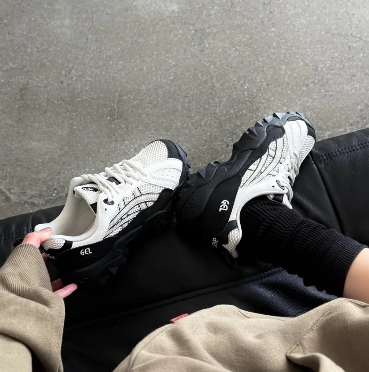 ASICS 亞瑟士 GEL-TRUCK 灰黑色 厚底 復古 慢跑鞋