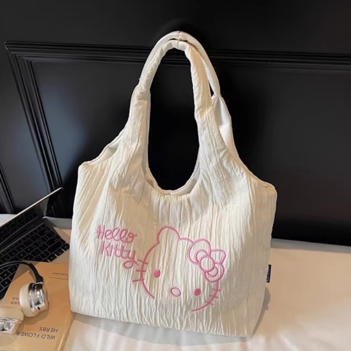 正版授權 HELLOKITTY 褶皺 刺繡 大容量 托特包