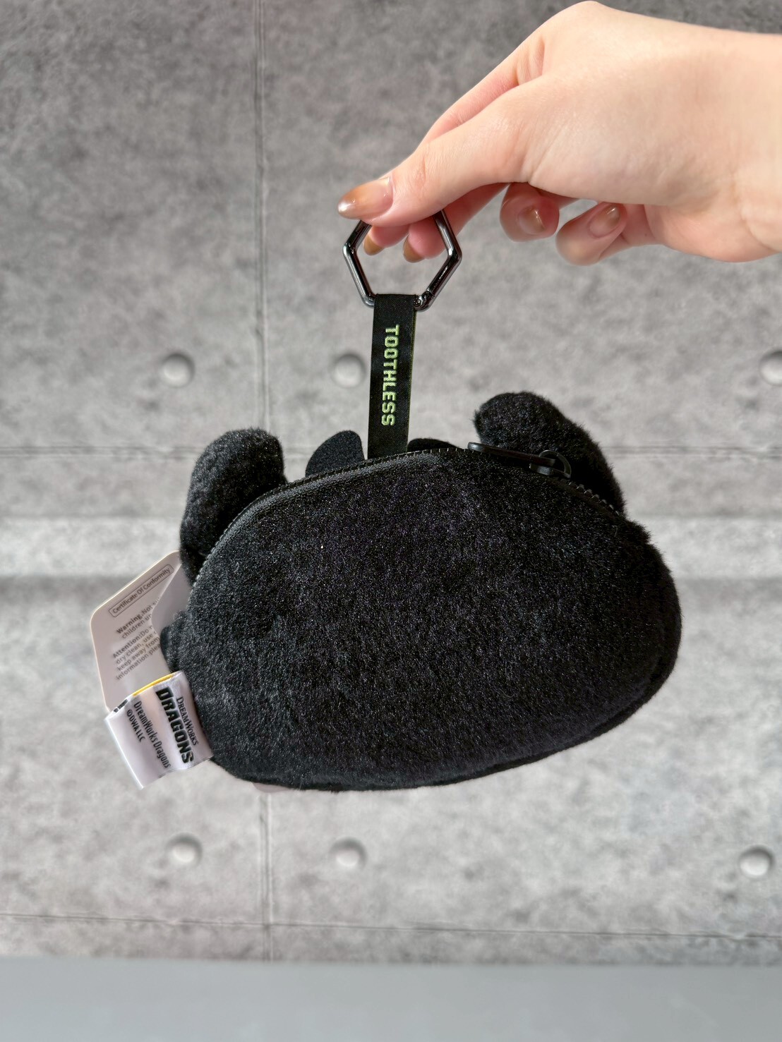 馴龍高手 環球影城 夜煞 無牙 大顆毛絨娃娃吊飾  零錢包 情侶款 黑色