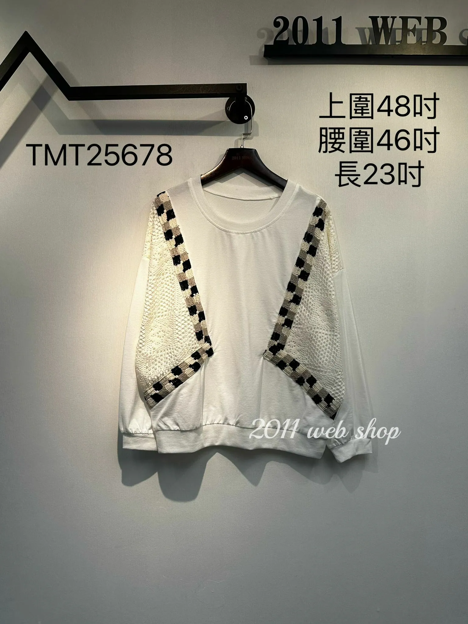 秋季側邊刺繡特色T恤 上圍48吋 腰圍46吋 長23吋 TMT25678