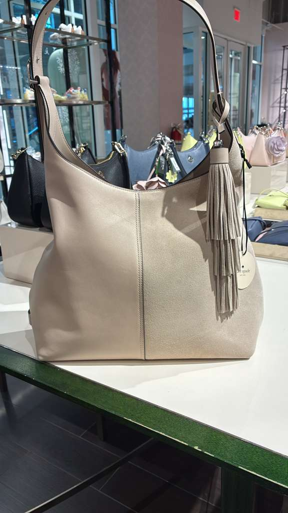 VN049 Kate spade 淨色流蘇配件單肩包 34x27CM