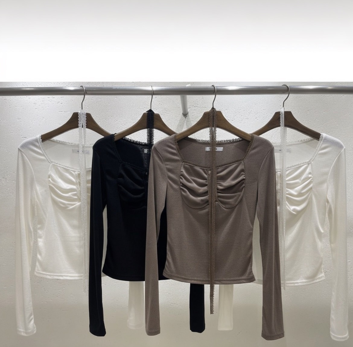 蕾絲圍巾方領皺褶長袖