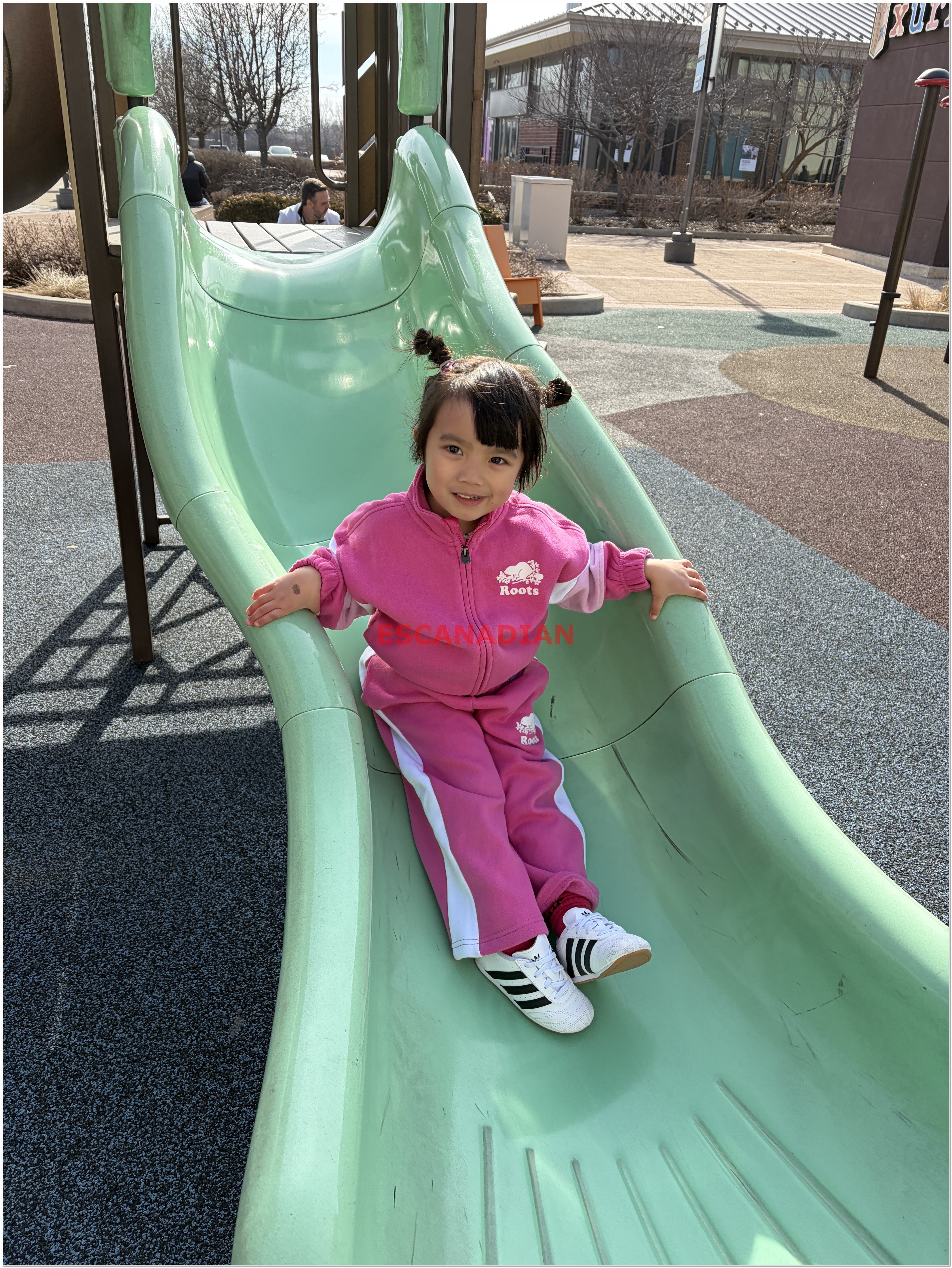 ROOTS 小童 運動系列 落肩寬版 刷毛 柔軟厚棉質 運動外套 (2色)