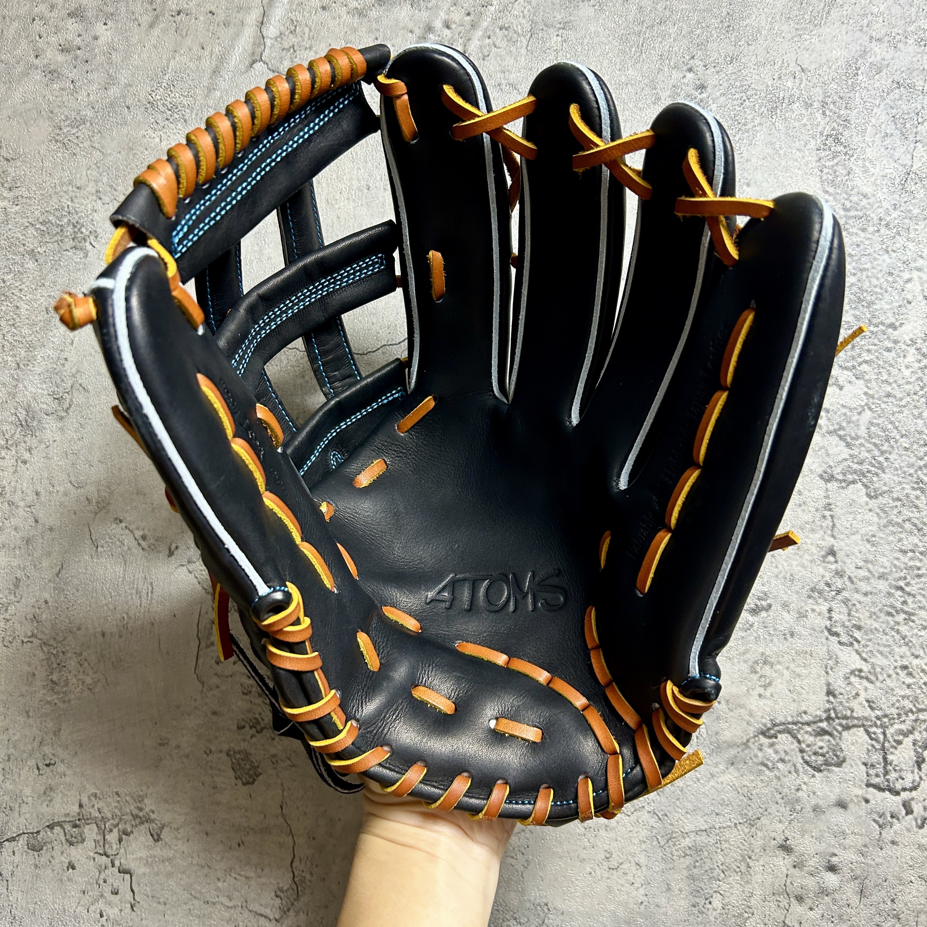13吋 ATOMS 北海道和牛革  硬式 外野 AGL-NE008
