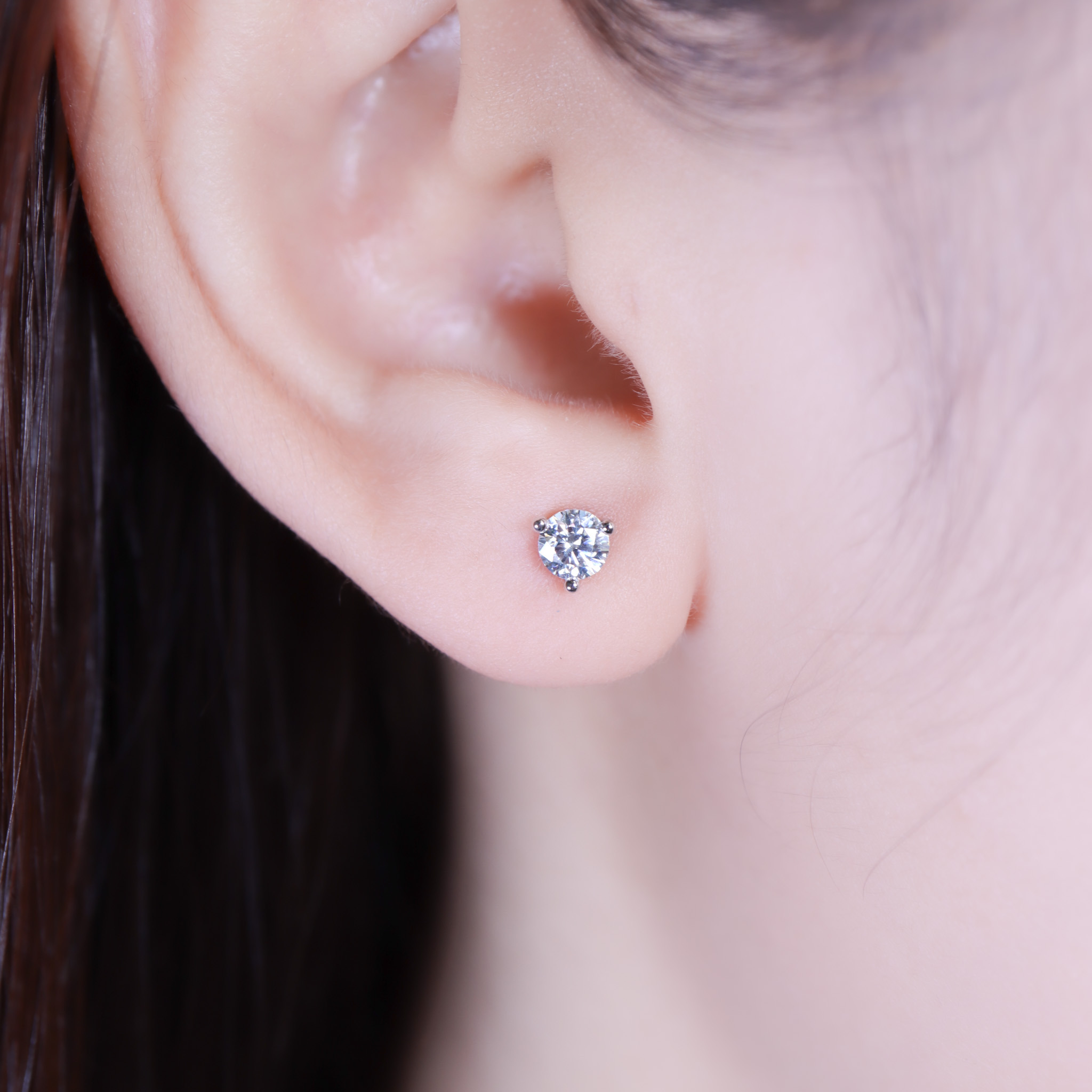 | 925純銀・厚鍍白金・莫桑石 | 鑽光銀河起點耳環2.0 | EA1122 |