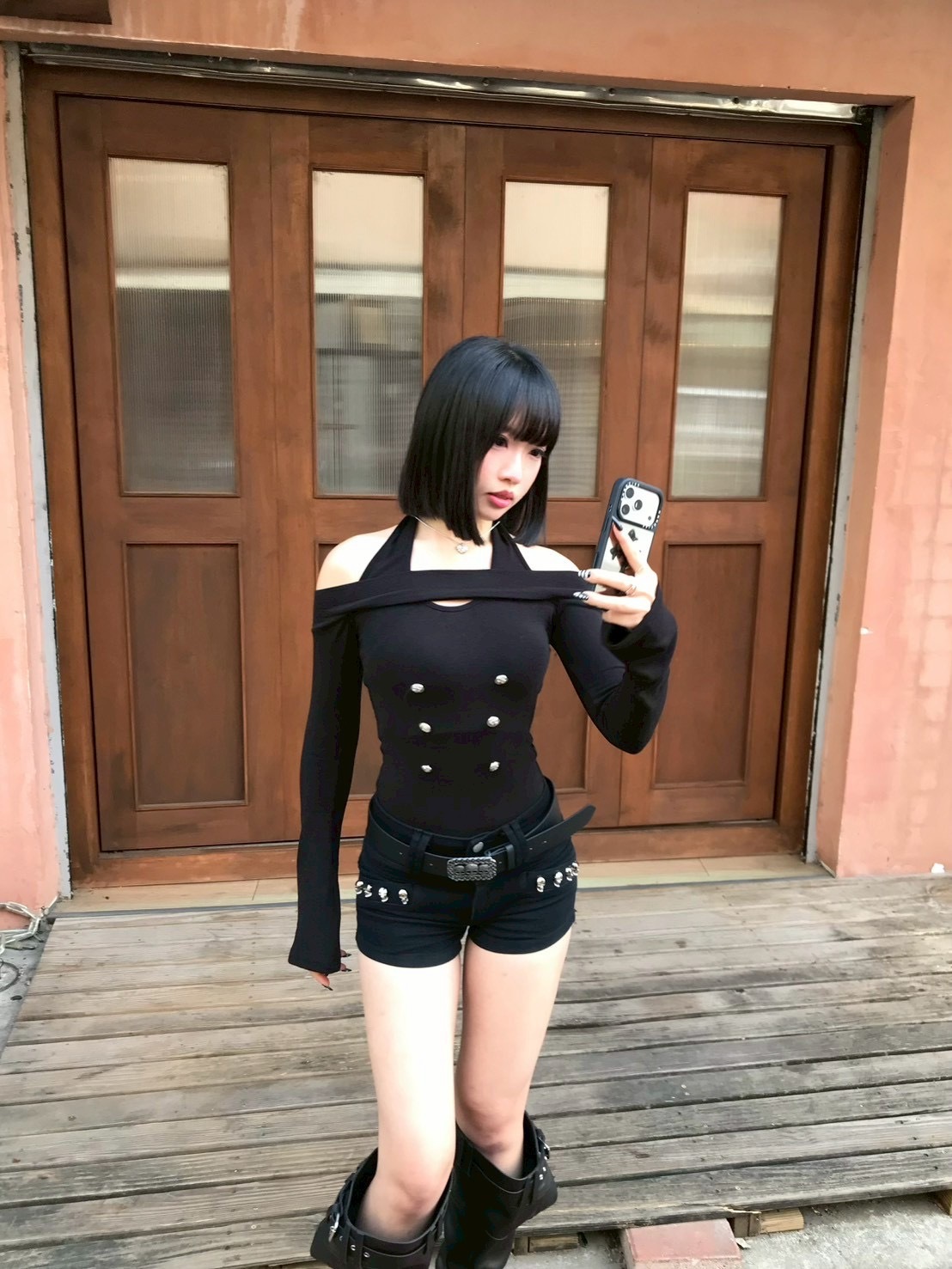 絕對姊感💋 一字領鏤空掛脖 收腰上衣2colors