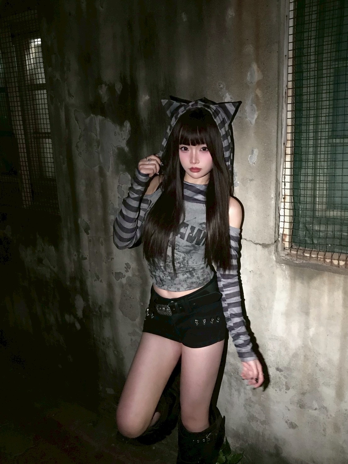 亞比小貓🐱  貓耳連帽條紋收腰上衣