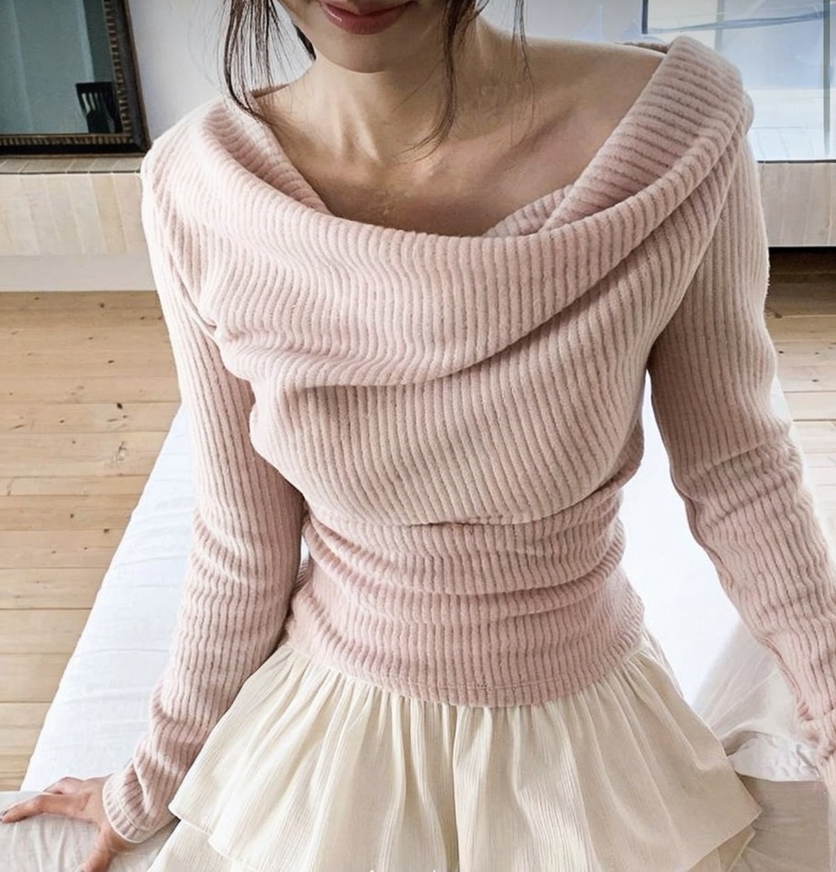 慵懶露肩針織上衣