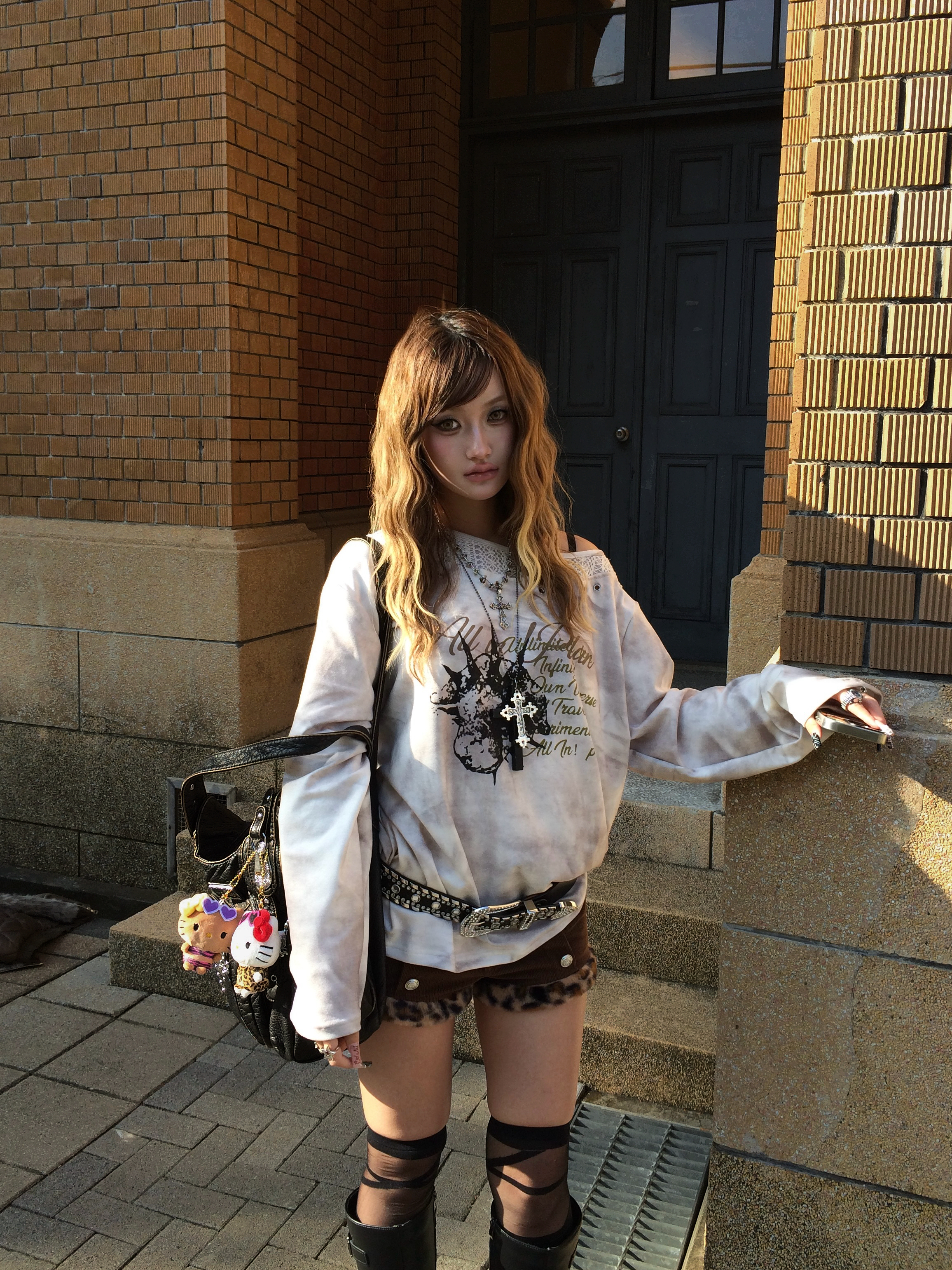 古早味輕亞感 綁帶斜肩上衣