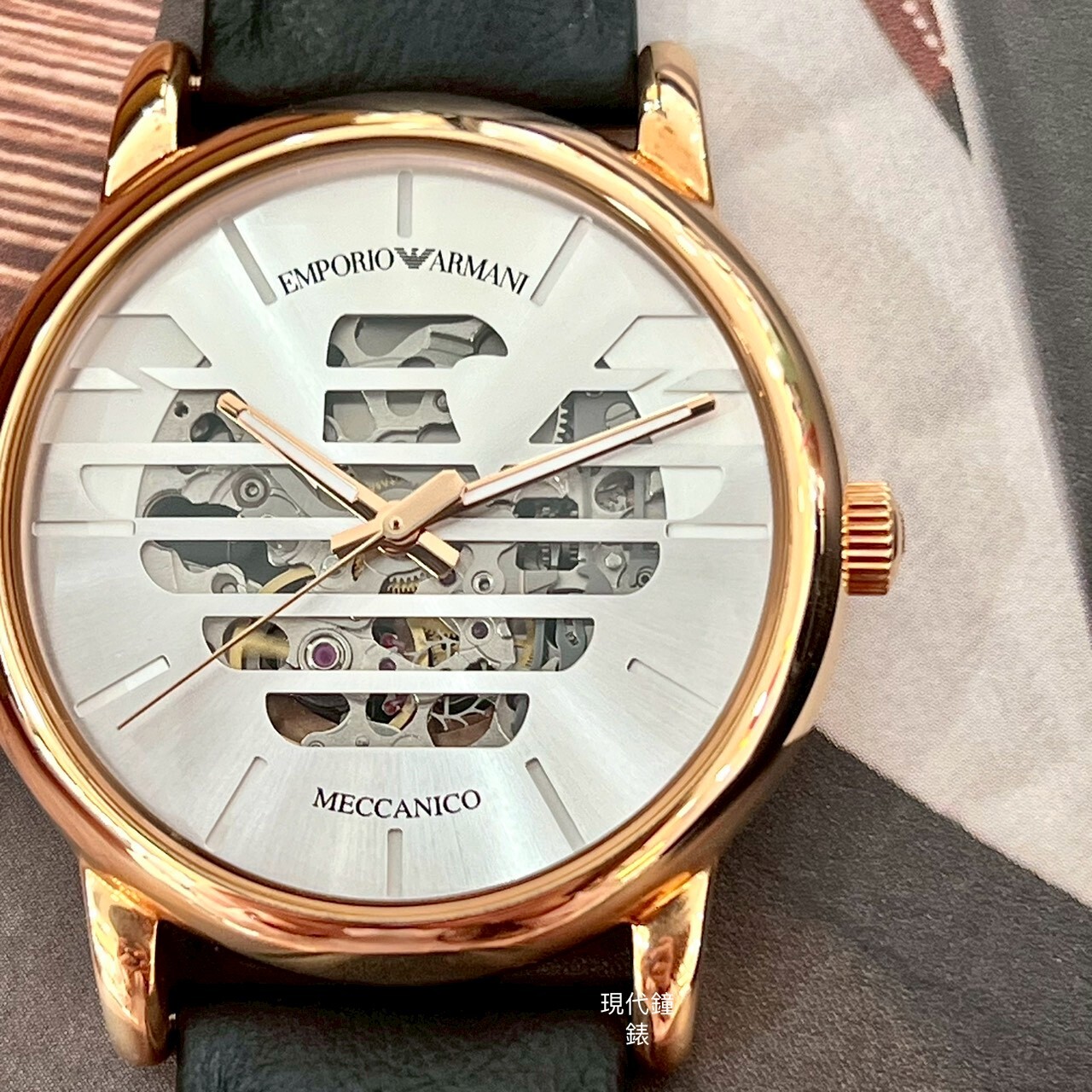 【EMPORIO ARMANI 亞曼尼】老鷹展翅鏤空造型時尚機械腕錶 AR60031 42mm 現代鐘錶