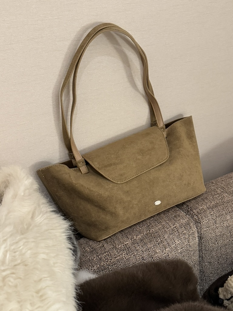 J27 品牌簡約麂皮包包（黑/卡其）