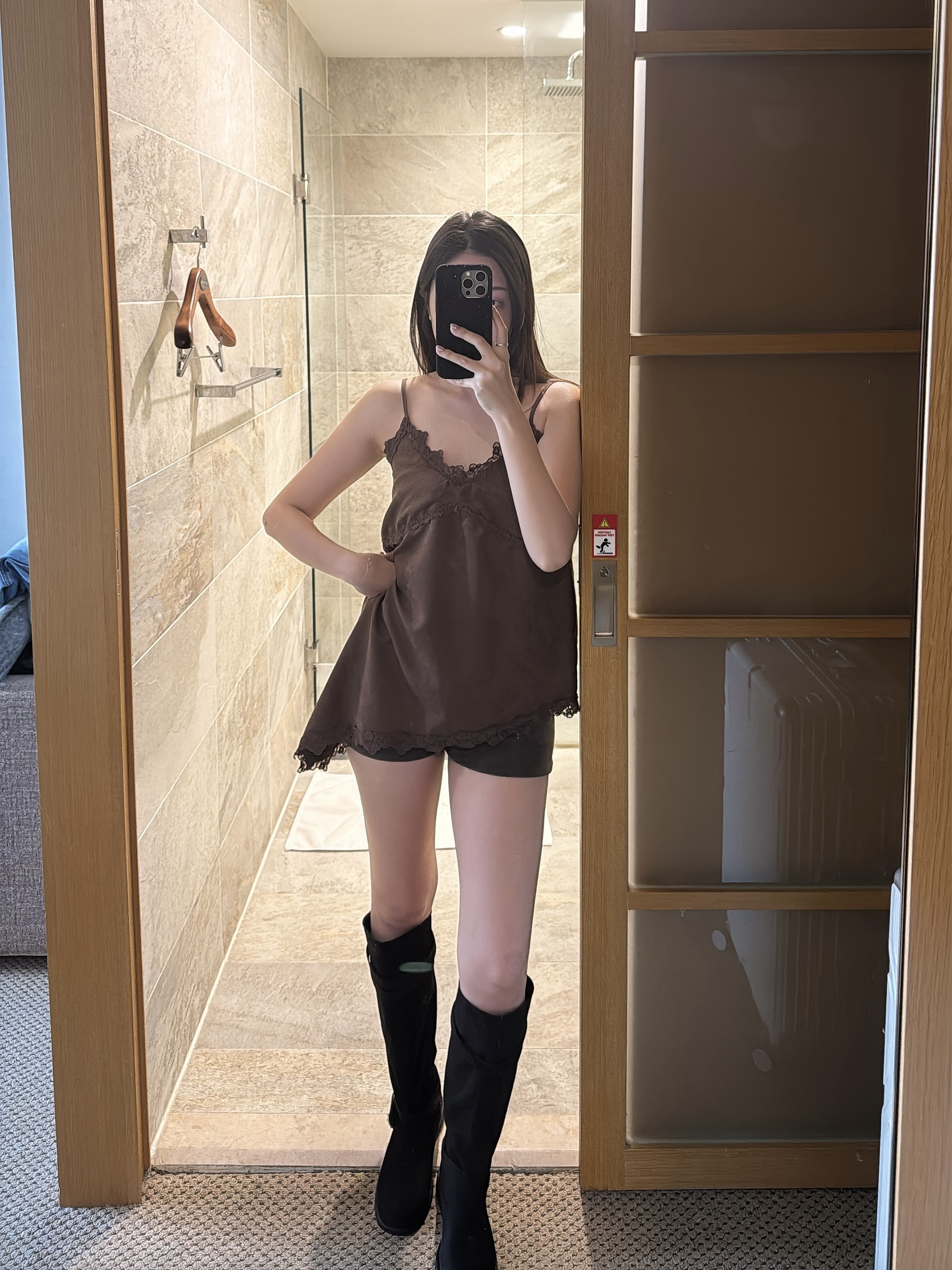 J22 加絨打底小短褲（黑/棕綠）