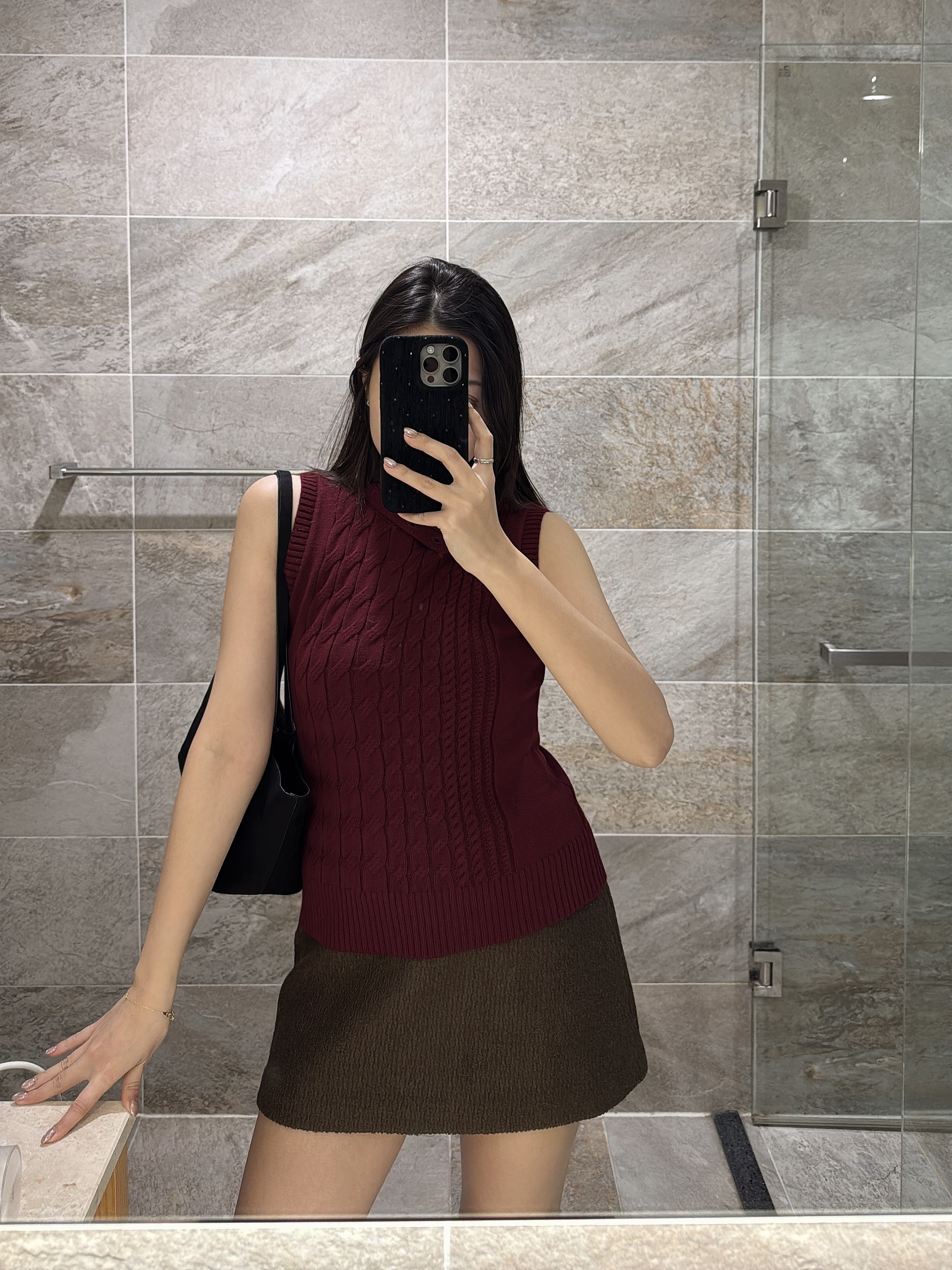 J43 紐釦翻領麻花背心（白/深紅/深灰）