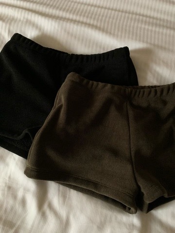 J22 加絨打底小短褲（黑/棕綠）