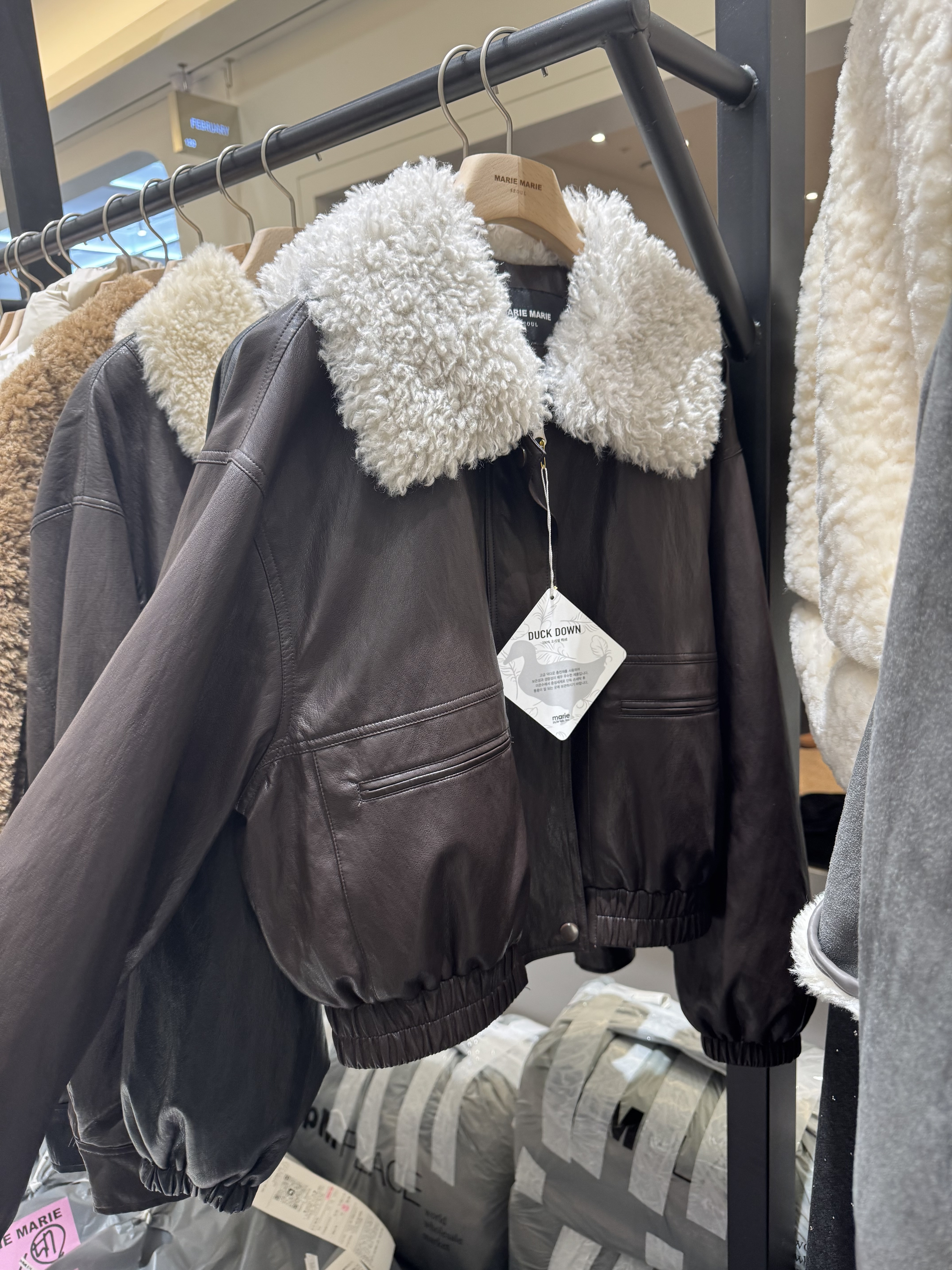 J33 毛毛領 羽絨100%皮革外套（可可咖/黑)