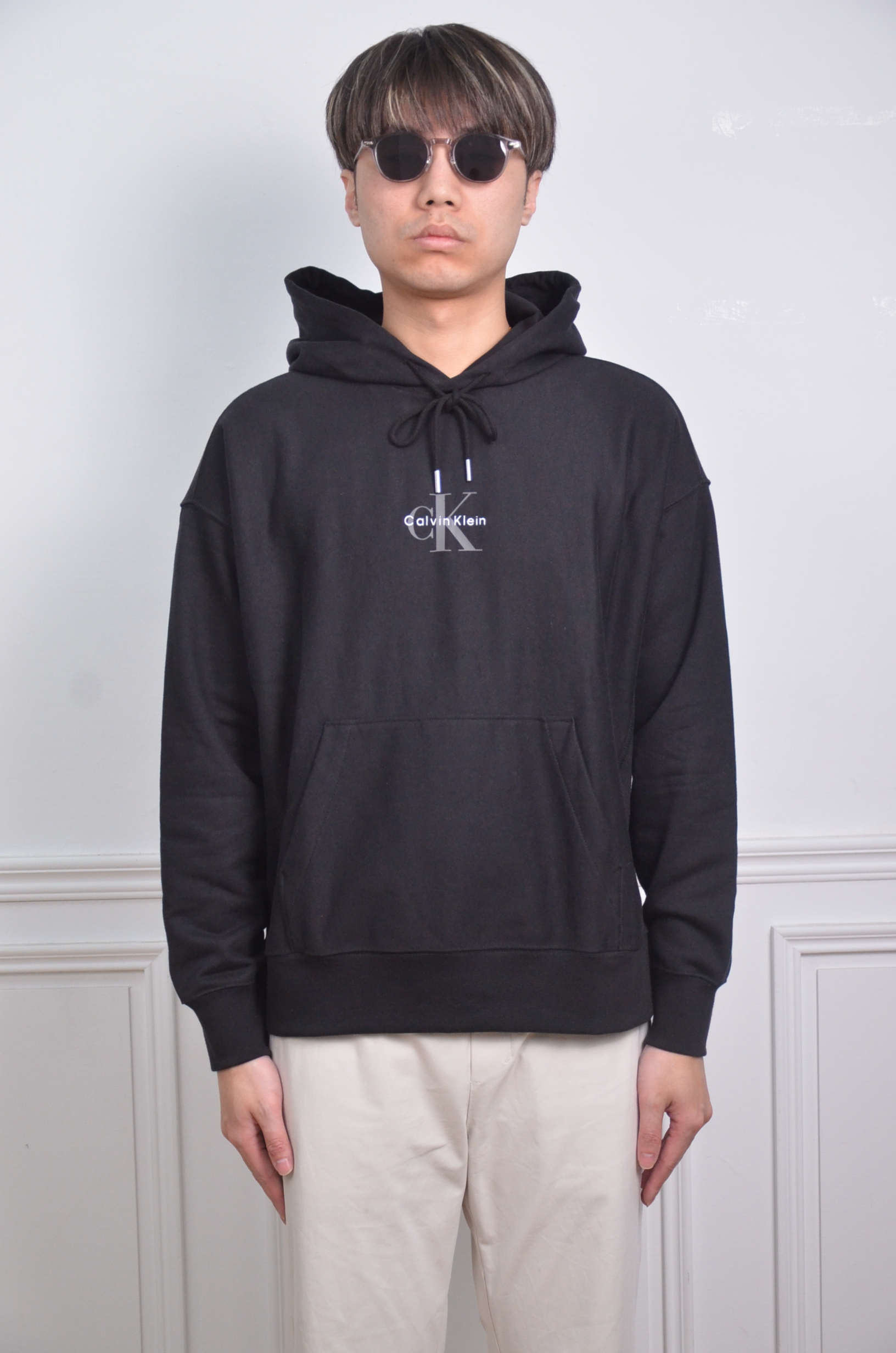 Calvin Klein 印花小LOGO帽T-黑米