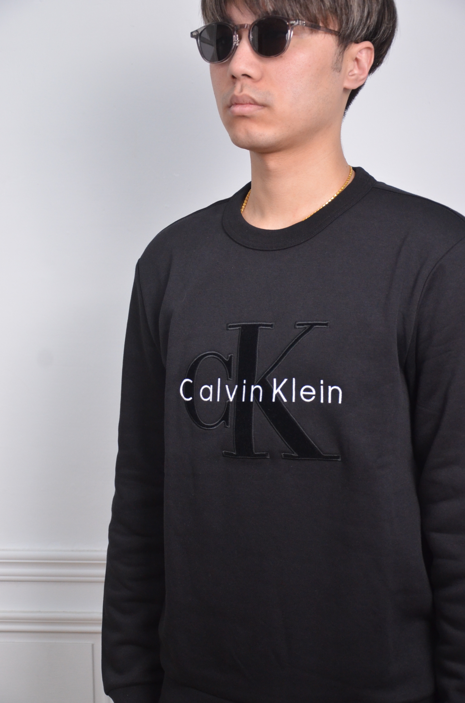 Calvin Klein 中間植絨大LOGO大學T-黑/奶油兩色