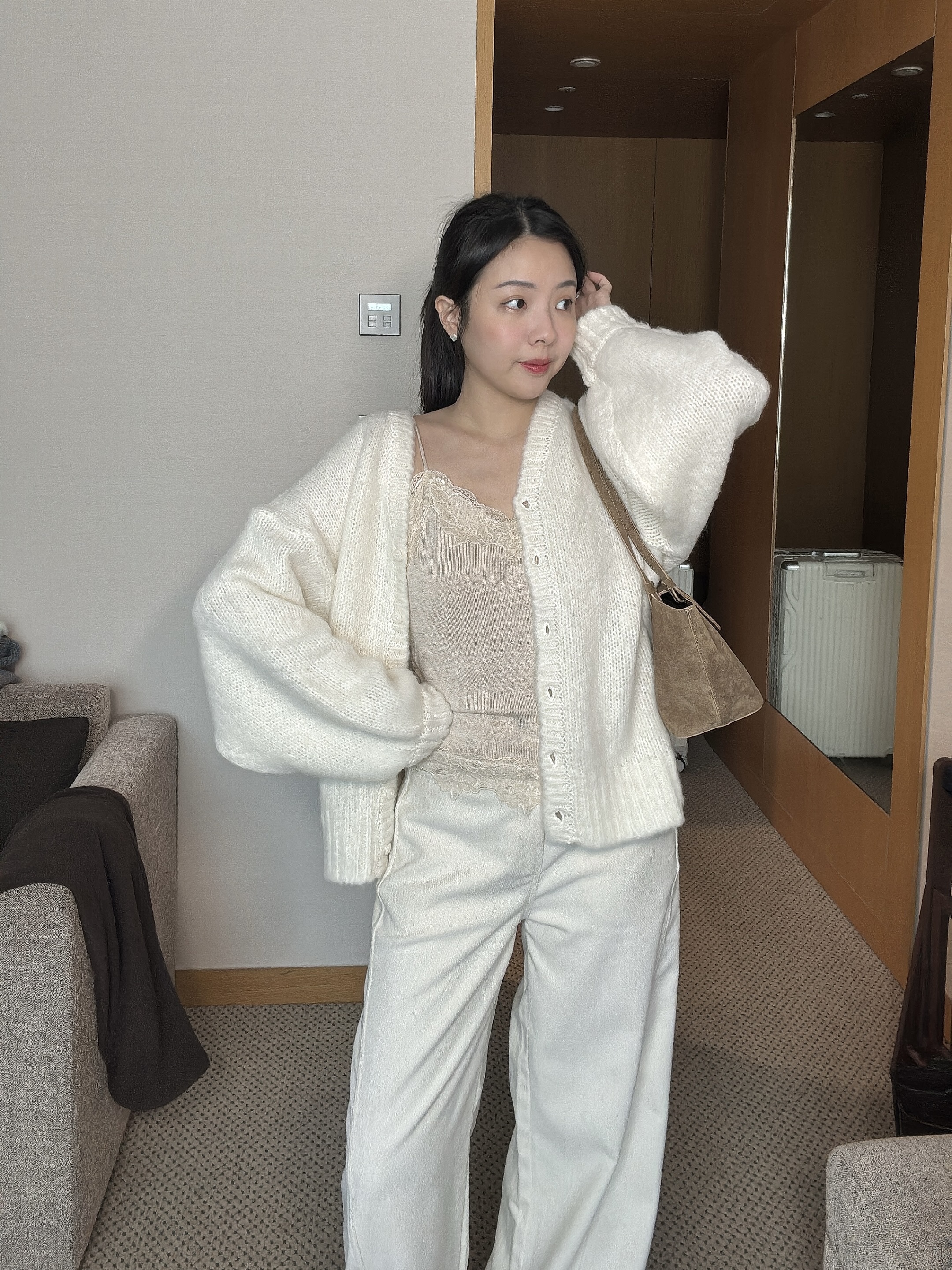 J15 細肩帶蕾絲背心（米/白/黑）