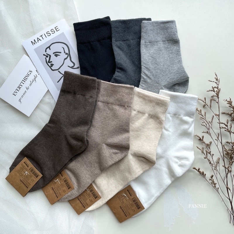 正韓🇰🇷日常必備素色純棉中筒襪子