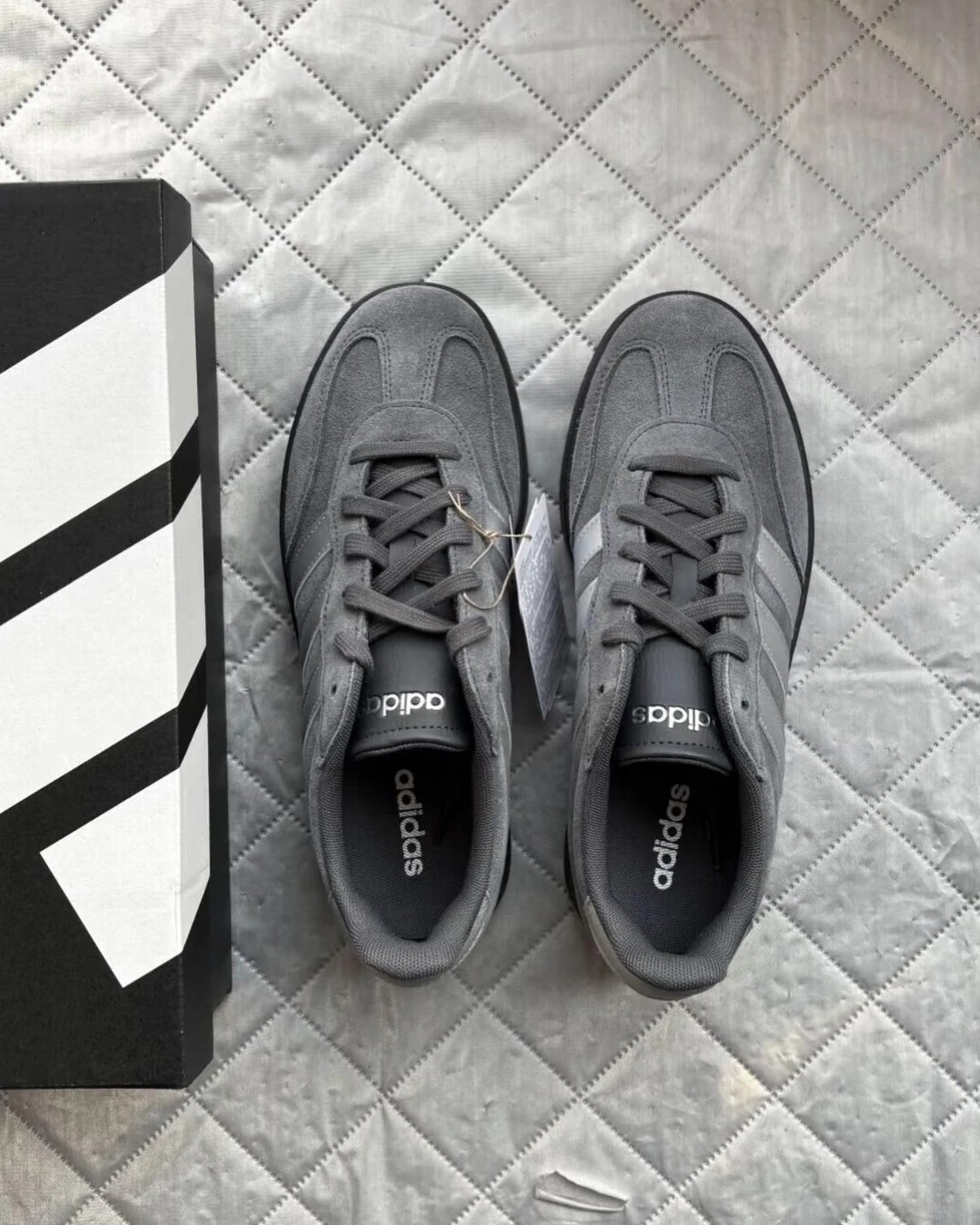 KTQ STORE ‧ Adidas Barreda 深灰麂皮灰銀德訓鞋 KH6999