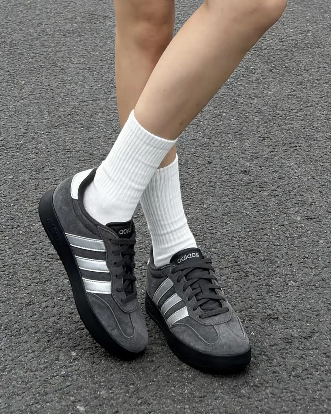 KTQ STORE ‧ Adidas Barreda 深灰麂皮灰銀德訓鞋 KH6999