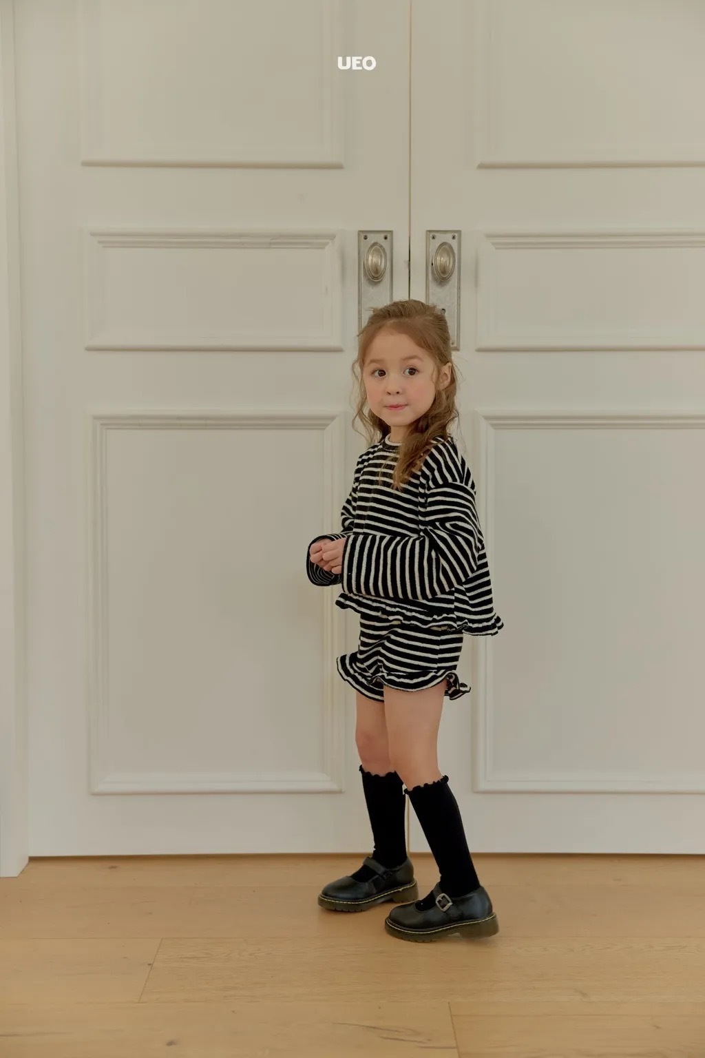 UEO 條紋荷葉滾邊上衣 / 2色