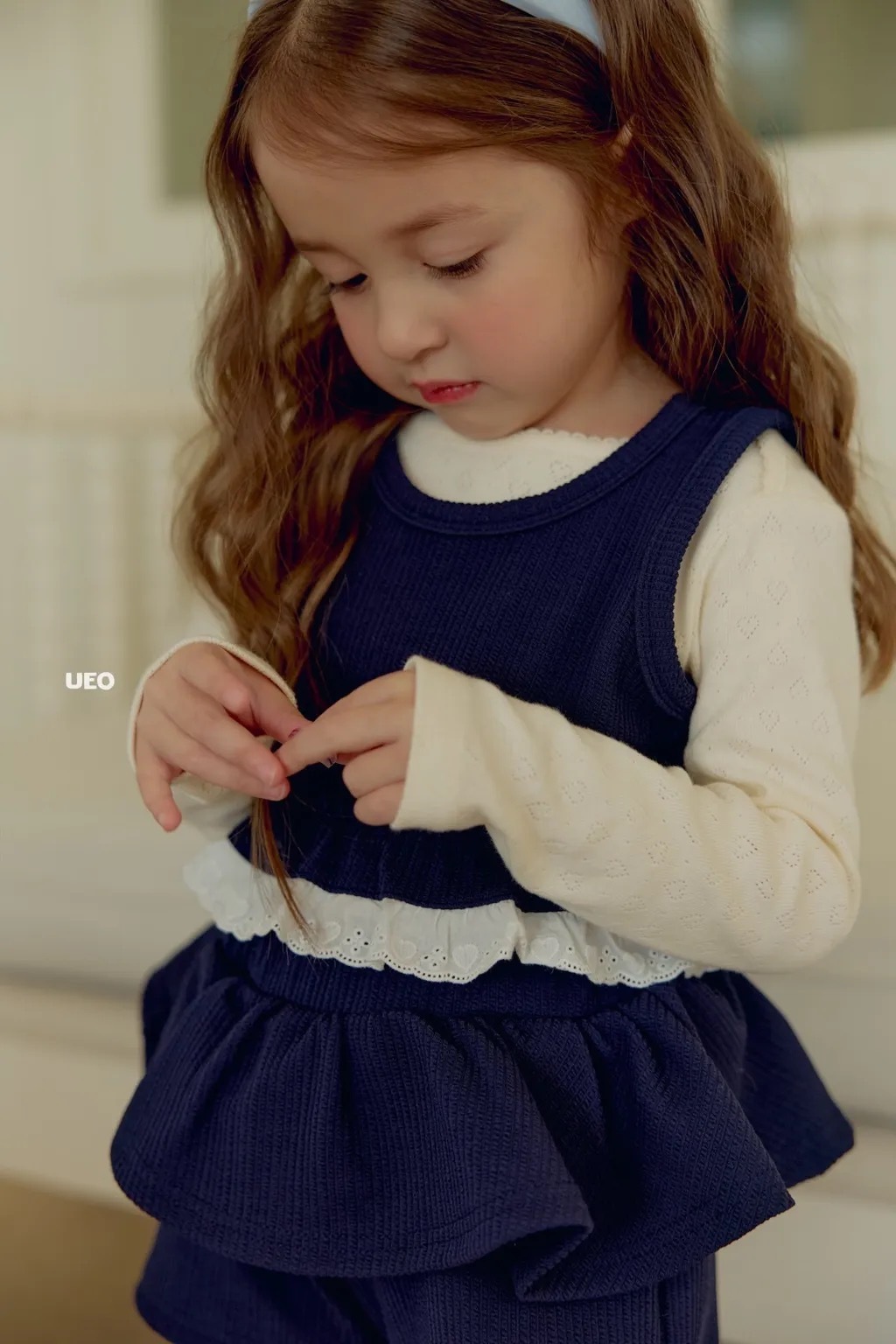 UEO 蕾絲滾邊鬆緊背心 / 2色