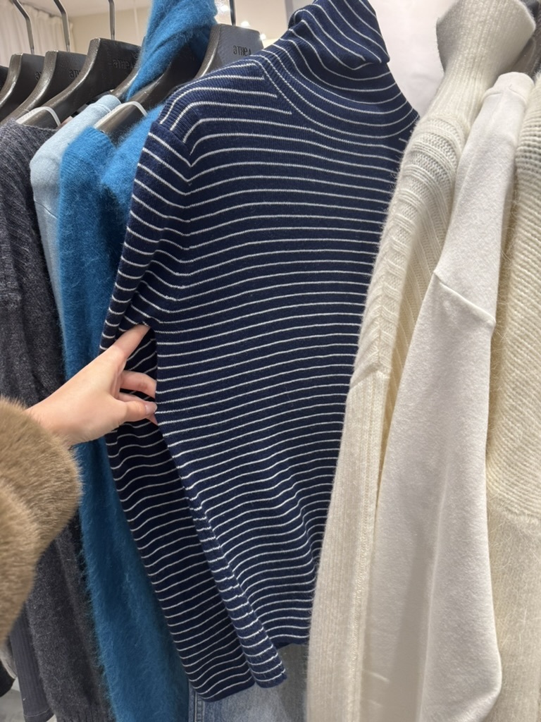 S22 深藍條紋高領打底衣