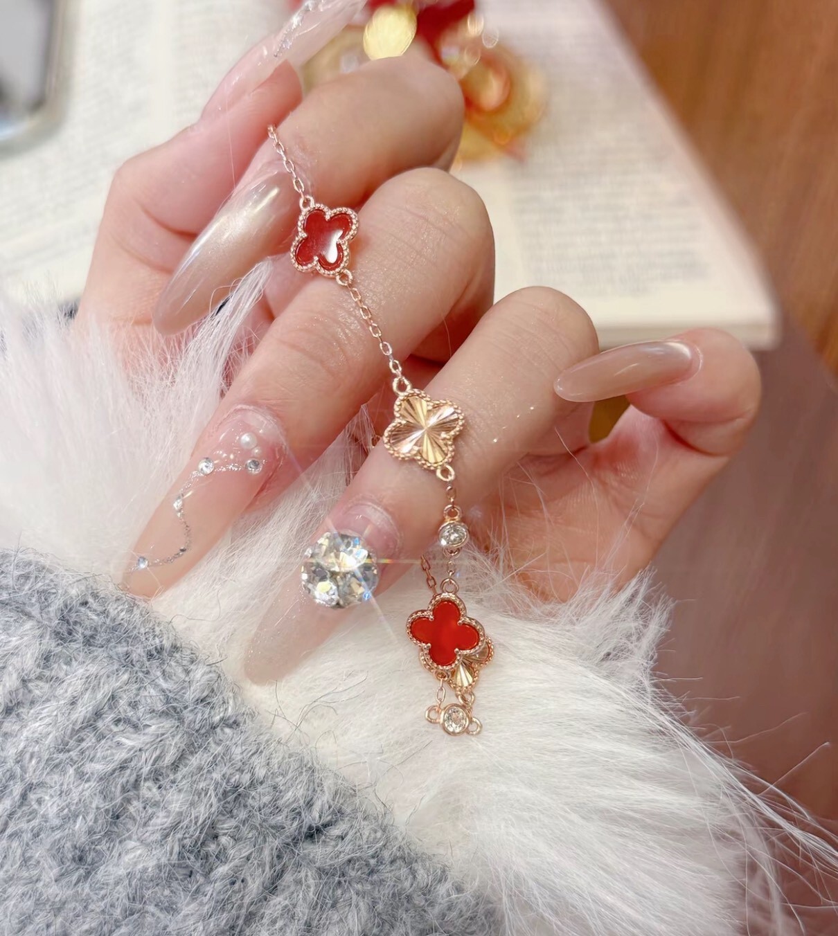 【Luxury】LIYI x Swarovski  施華洛世奇 水晶 禮意久久  幸運四葉草手鍊 爆閃 輕奢飾品 小眾 ins風 簡約實用高級感時尚百搭女朋友 貝母 首飾 女款