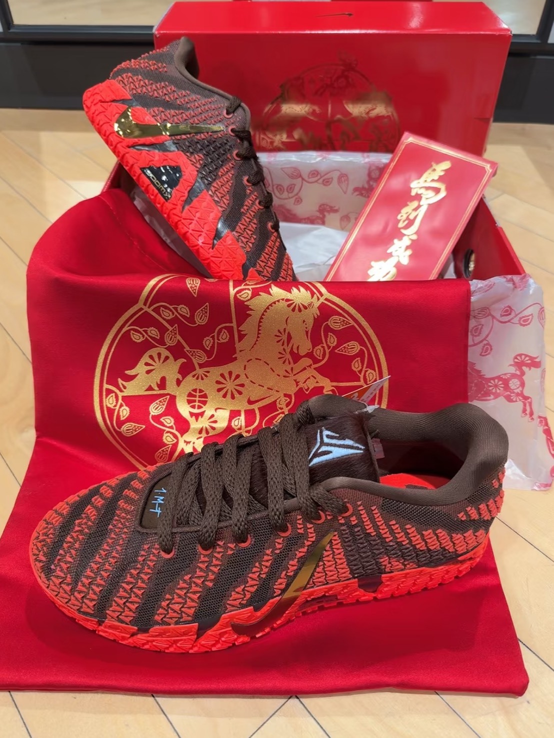 NIKE JA 3 莫蘭特 三代 馬年限定 金勾 赤兔馬紅