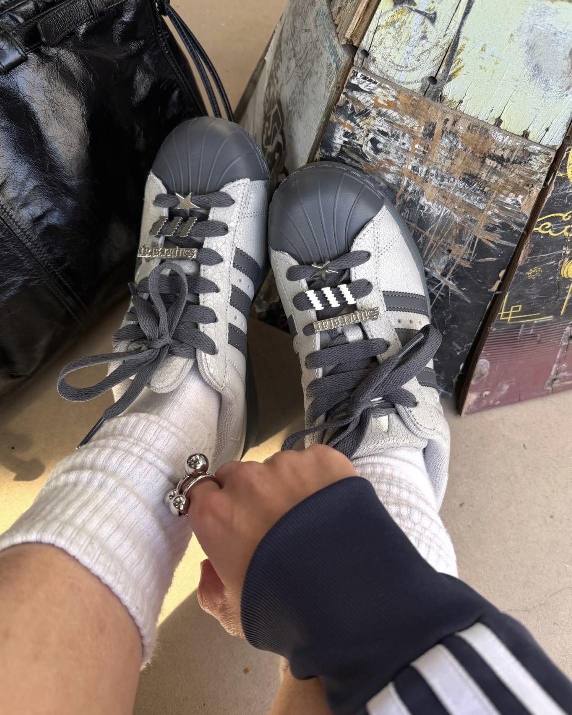 <🤍跟男友一起穿🖤!!>Adidas  Superstar II 貝殼鞋 裂紋 霧泥灰 曜石黑