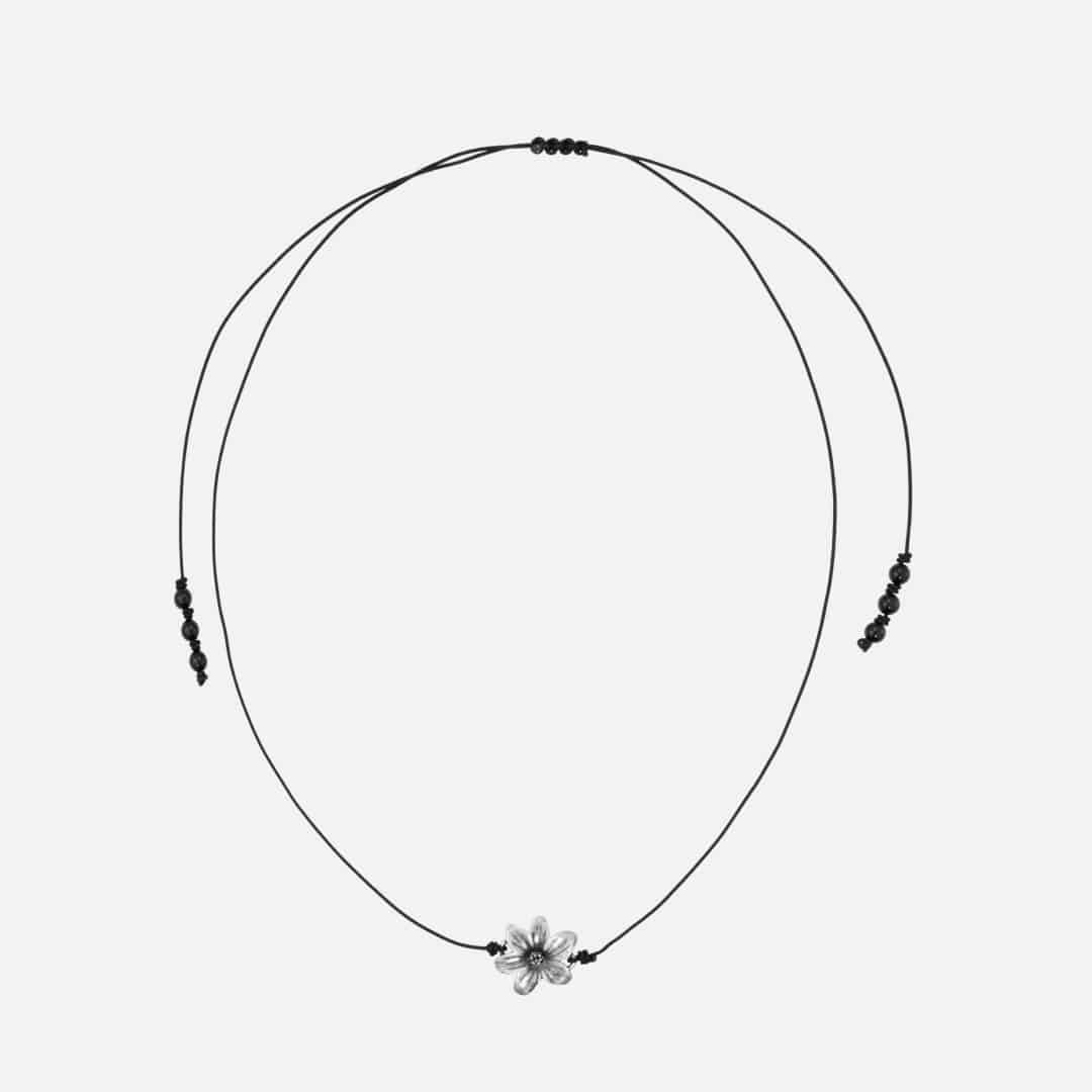 (karina同款) petal strap necklace (black)
