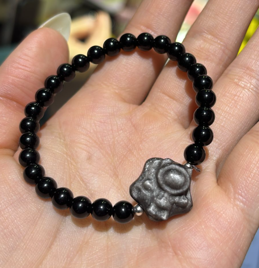 260218 - G71 6mm+黑曜石 銀曜石太空人手串