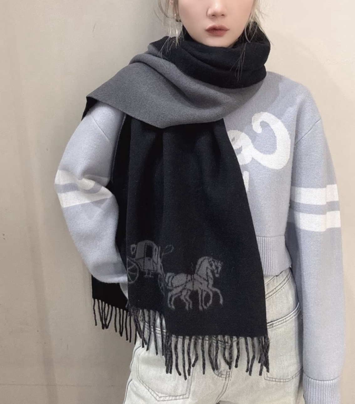 【預購】Coach 雙面100%羊毛圍巾馬車款