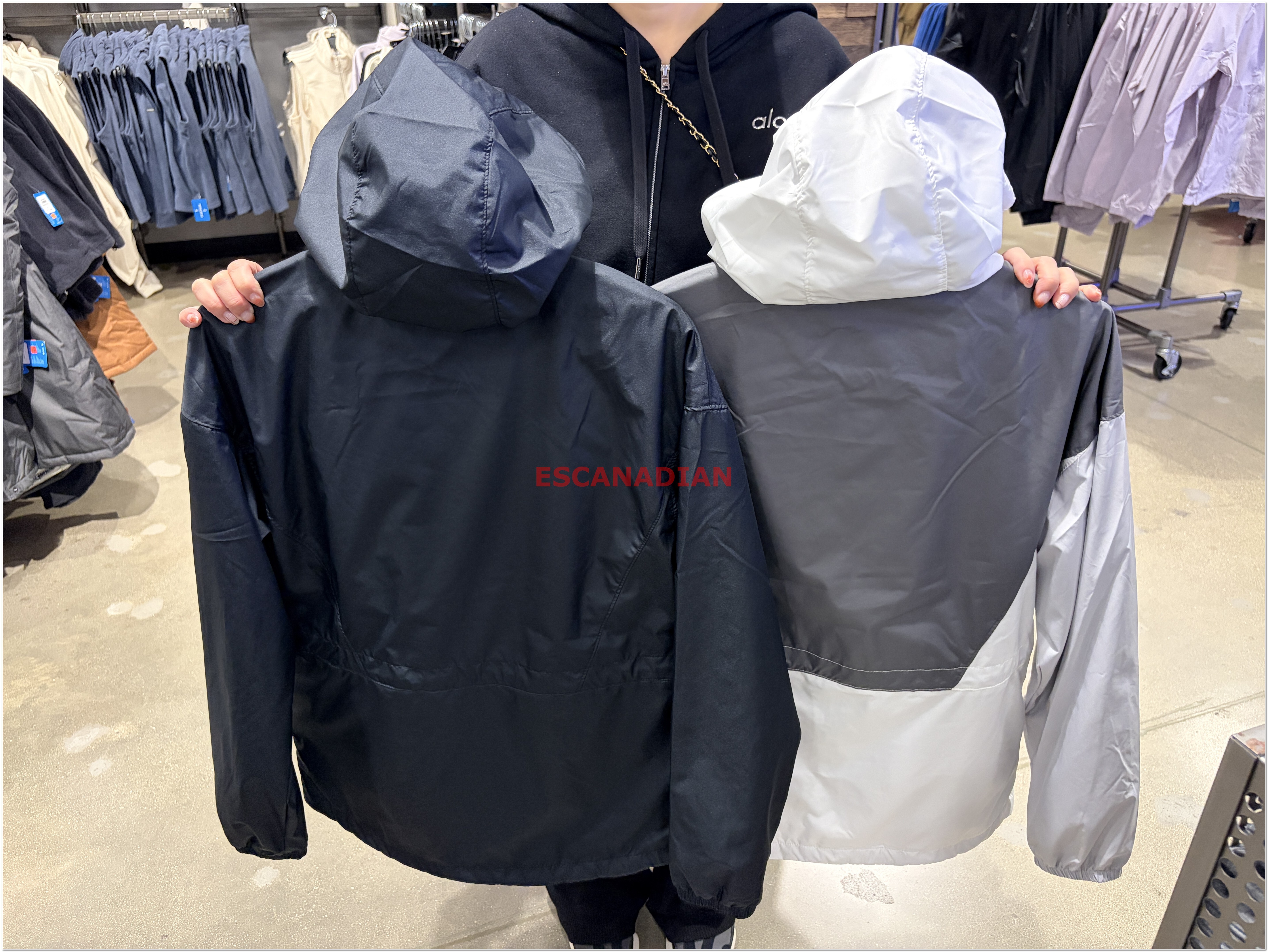 【限時】Columbia  女大人 厚款 內刷毛 連帽 衝鋒外套 (2色)