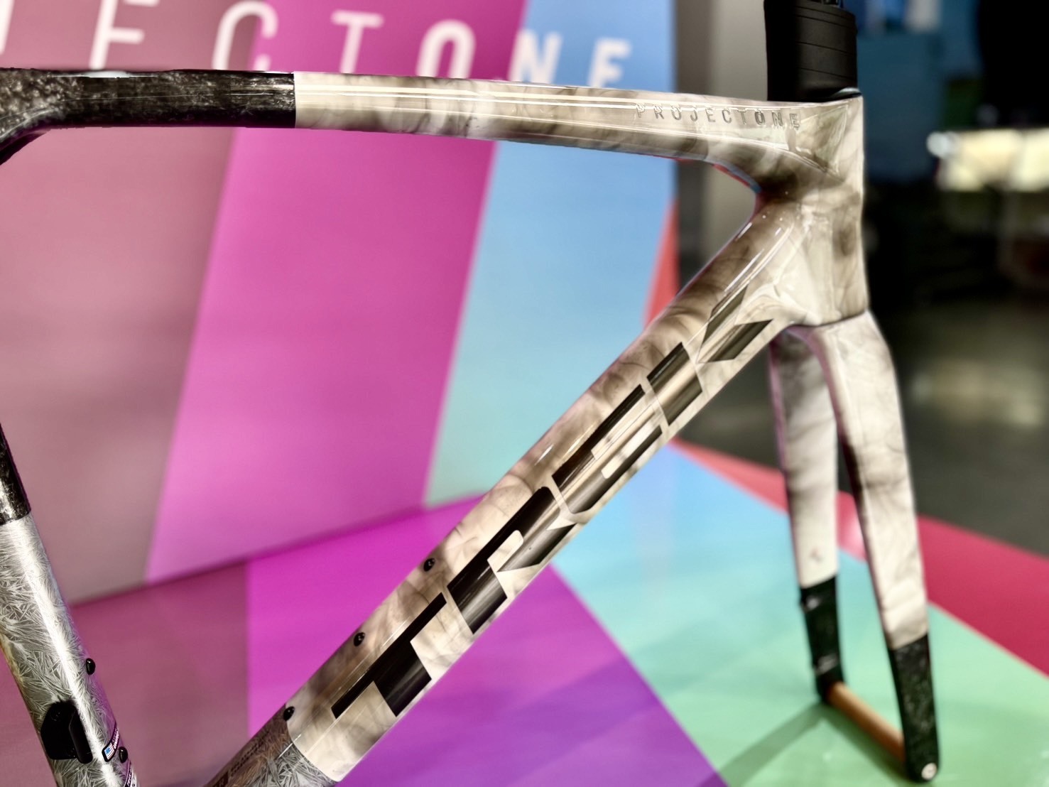 TREK Madone SLR 7 Gen 8 Project One客製色/Terrestrial