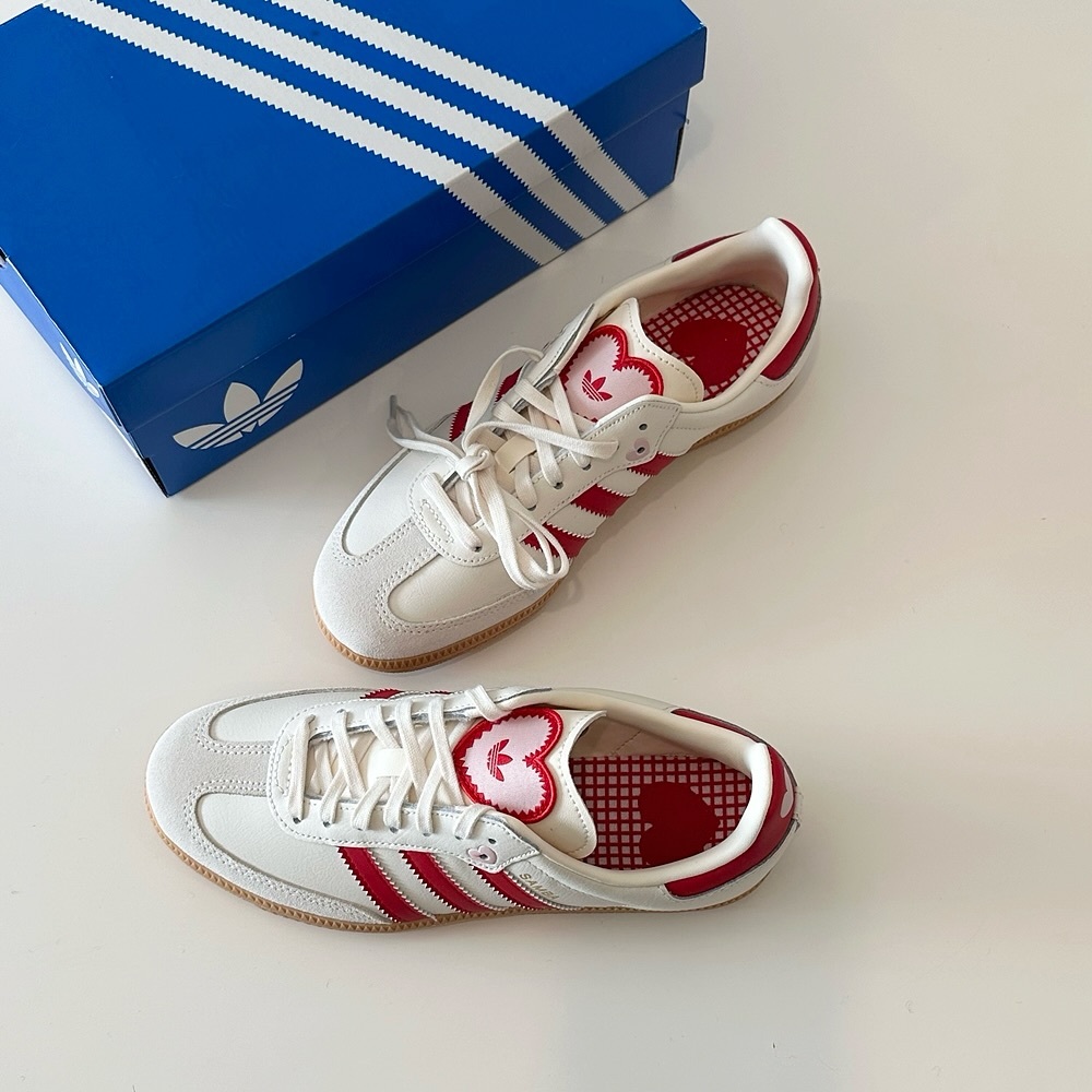 ADIDAS SAMBA OG 2026 情人節限定 燕麥奶油 紅色 粉紅 愛心 焦糖底 大童鞋 KI6679 / 預購