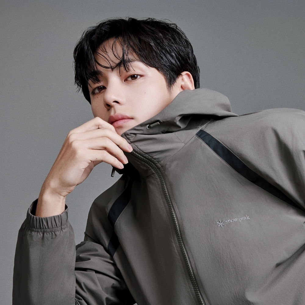 【代購】Snow Peak 輕量塔絲隆撞色防風連帽夾克 BTS V 代言款 S26SUL-WB56