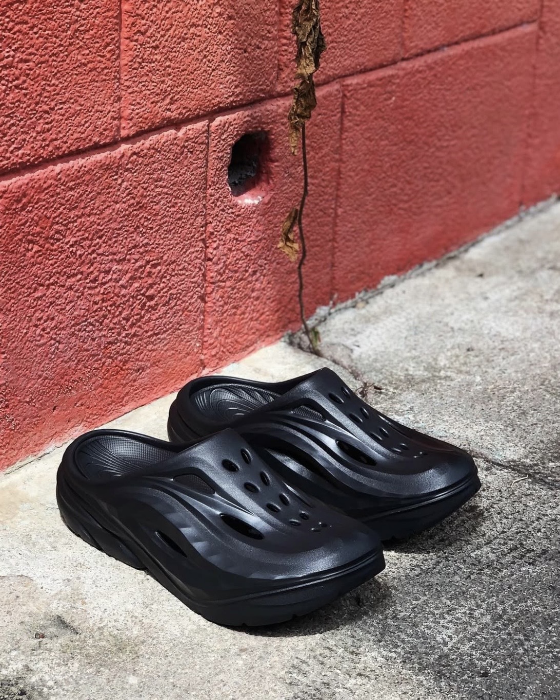 Hoka Ora Recovery Mule 緩震 防水 恢復拖鞋 黑色