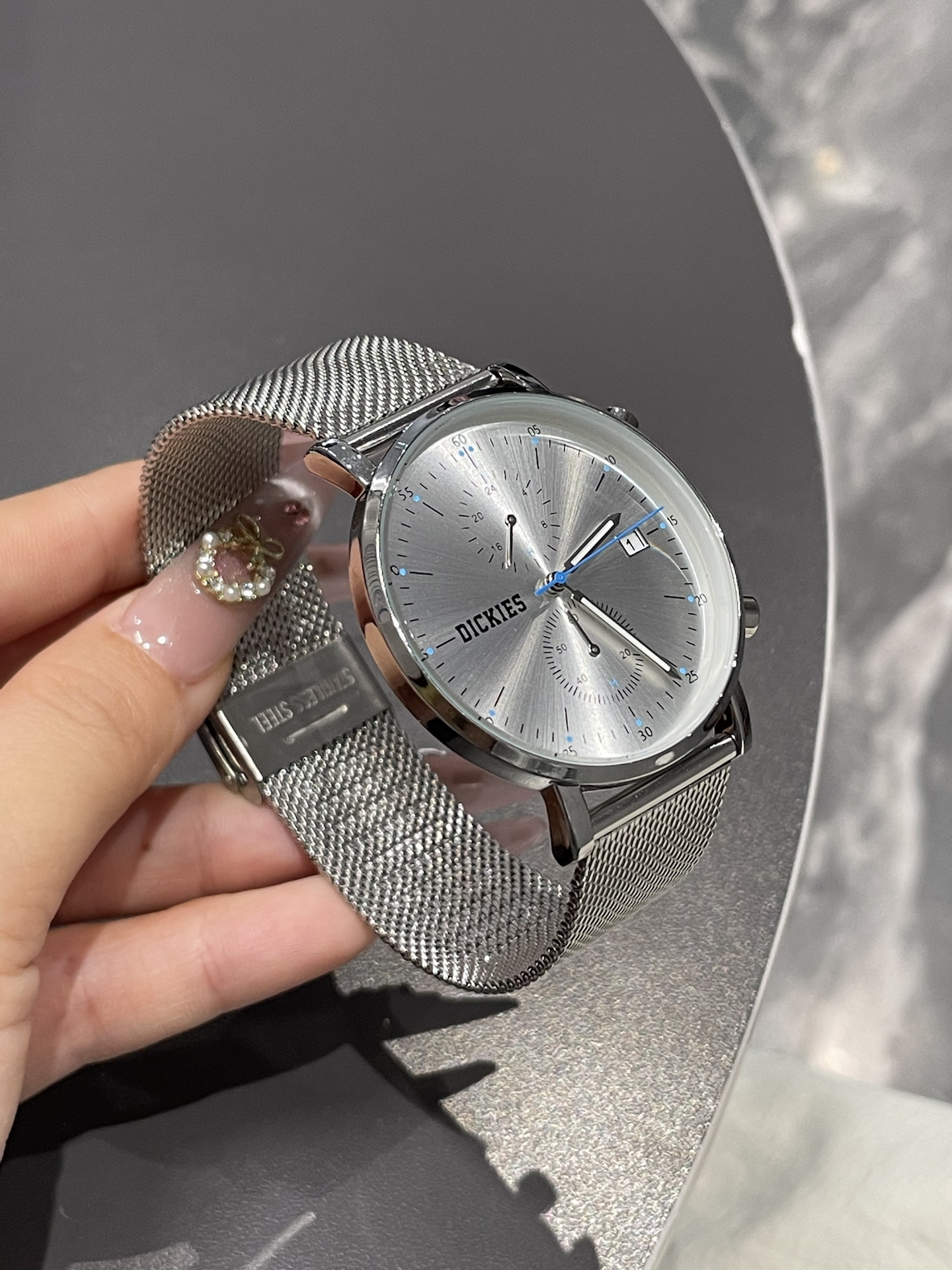 代購-Dickies 石英機芯 鋼錶帶 白色錶盤 男女同款 夜光指針 防水 手錶